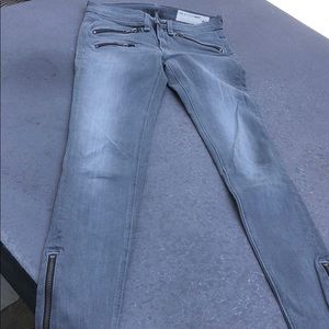 Faded gray 2 pocket zipper jeans